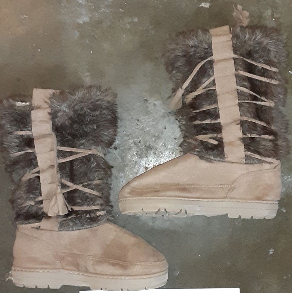 Boots size 7